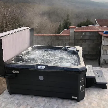 Roza Konukevi Balçık