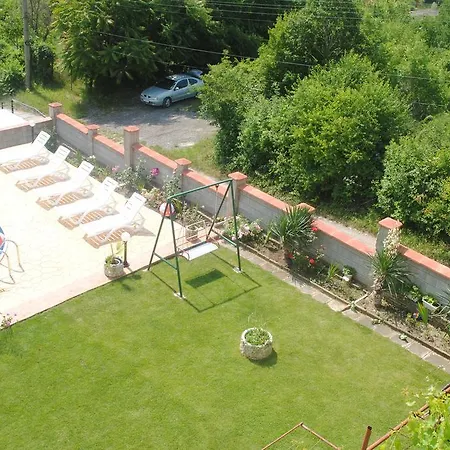 Roza Къща за гости *