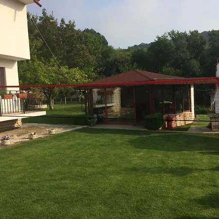 Roza Konukevi Balçık