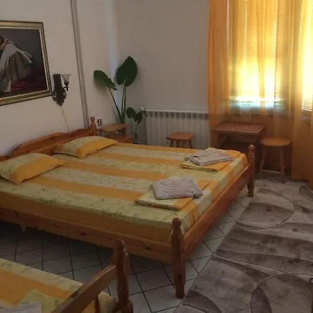 Roza Konukevi Balçık